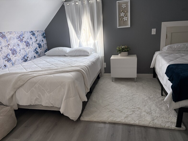 Building Photo - 520 Centennial St