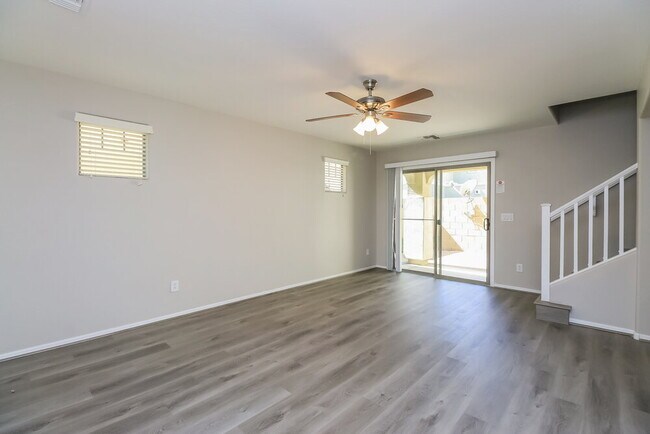 Building Photo - 2456 E Vermont Dr