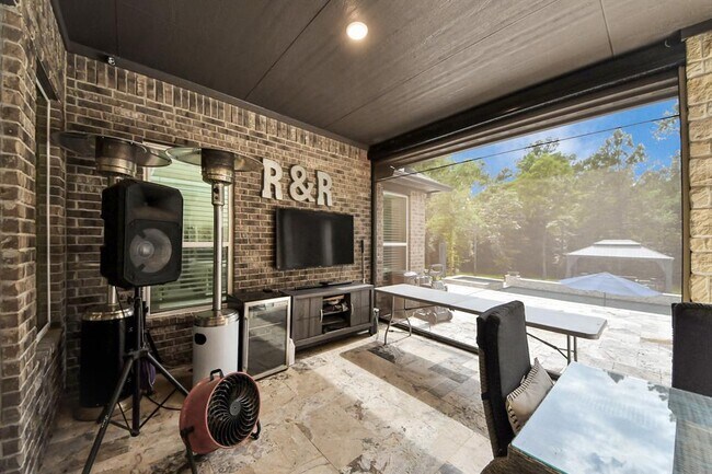 Building Photo - 130 Bighorn Rd