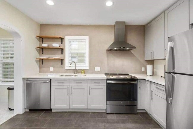 Building Photo - 3016 Isabella St