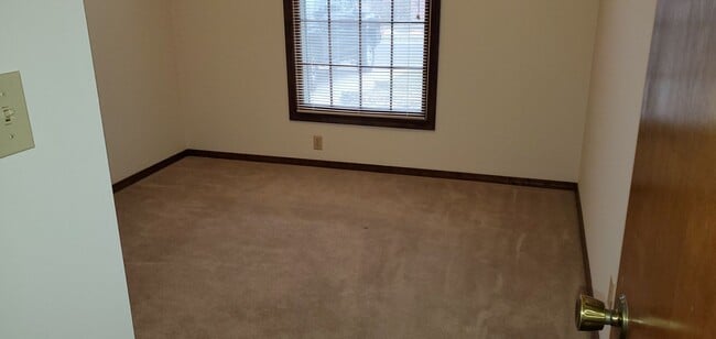 Building Photo - 3 bd, 2 ba E Columbia, Sunrise Estates, ne...