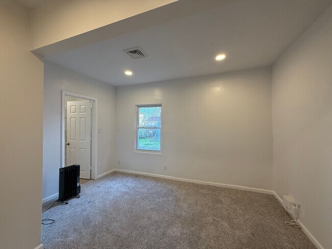 Building Photo - Single Family For Rent In Hampton