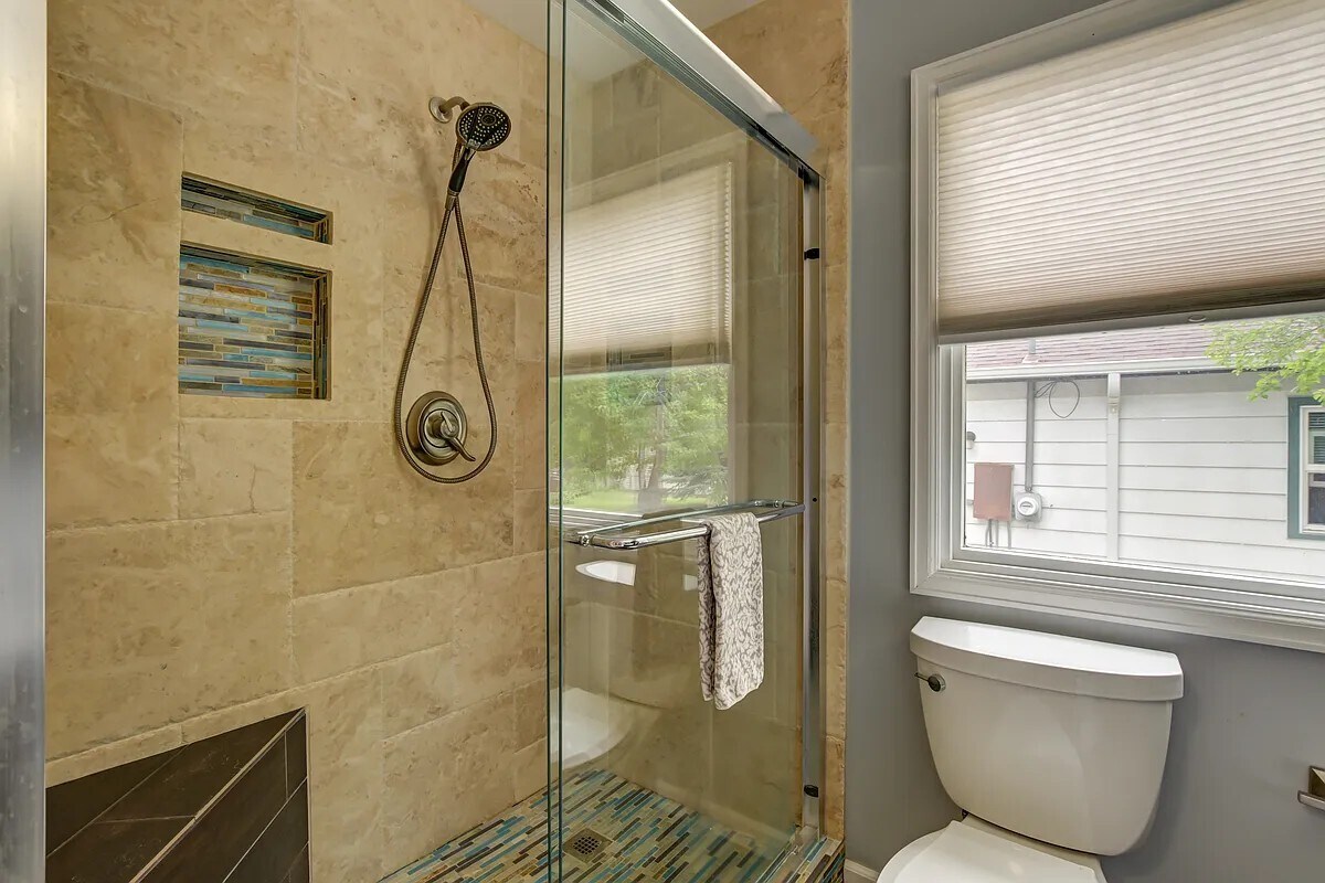 Master Bathroom - 1371 E Bates Ave