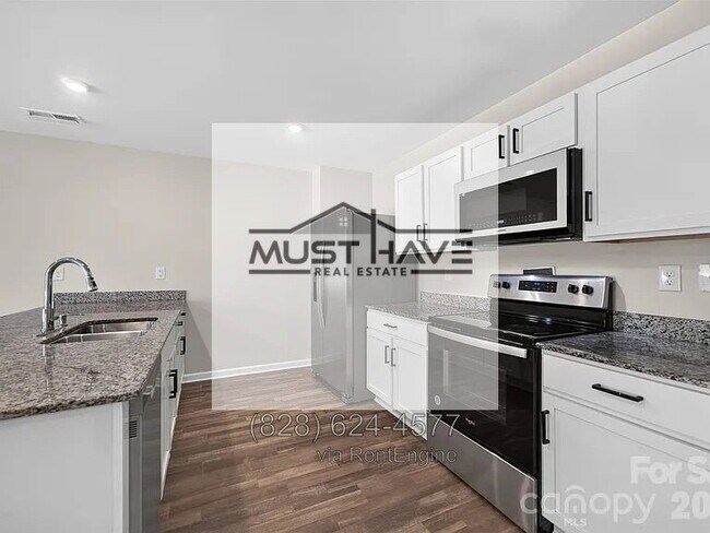 Building Photo - 1475 Cannan Mountain Dr