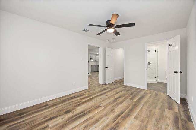 Building Photo - 3806 Zephyr St