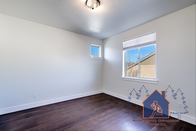 Building Photo - 2539 Bottle Brush Ave