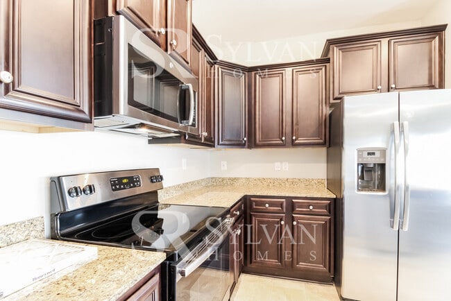 Building Photo - Prepare to fall in love with this 4 bedroom, 2.5 bathroom home