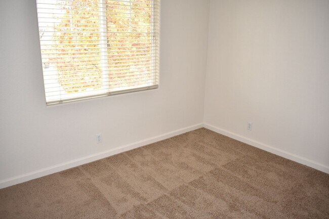 Building Photo - 469 Anacapa Dr