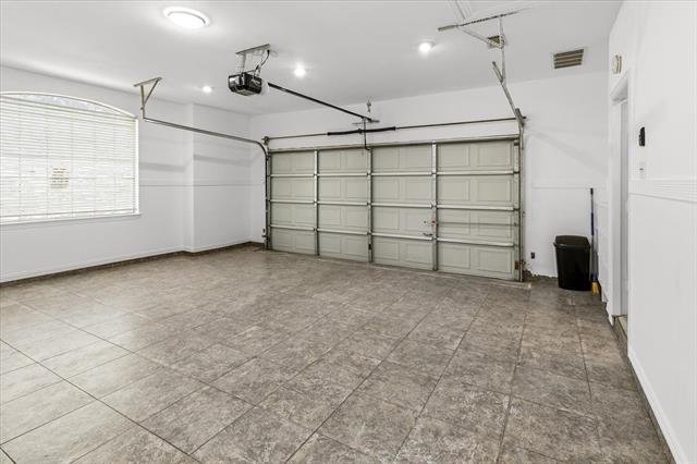 Building Photo - 713 Chandler Ct