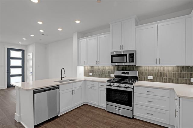 Building Photo - 2553 Huxley Mews