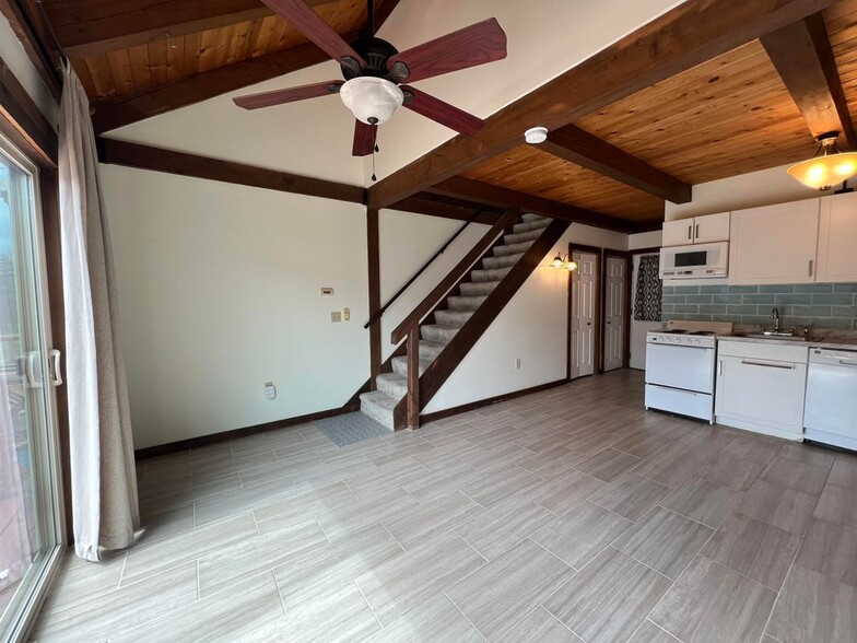Building Photo - 576 Francestown Rd