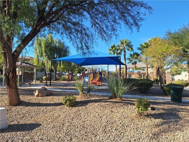 Building Photo - 370 Kensington Palace Ave