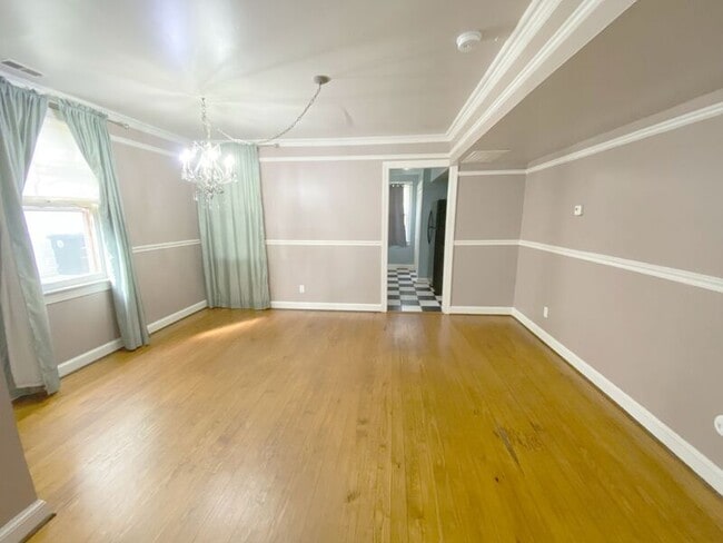 Building Photo - 226 Charles St