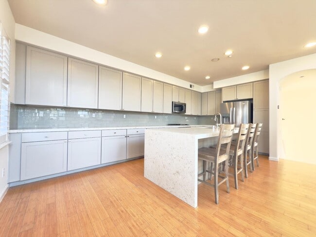 Building Photo - 499 Casselino Dr