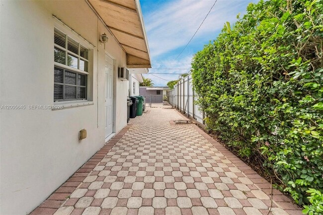 Building Photo - 9750 SW 74th St