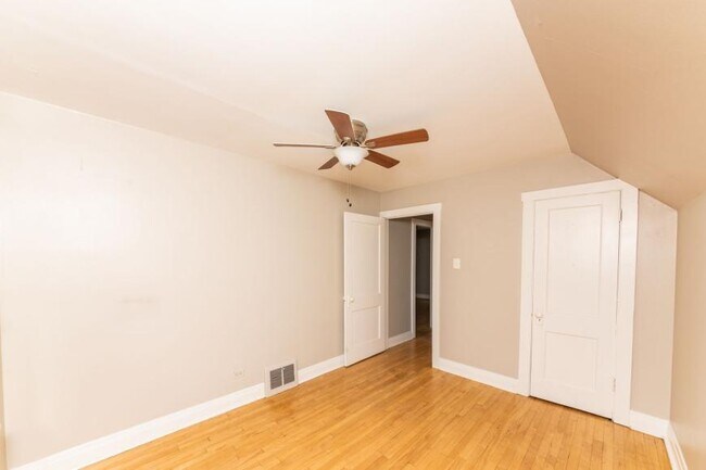 Building Photo - 2 bedroom in Chicago IL 60618