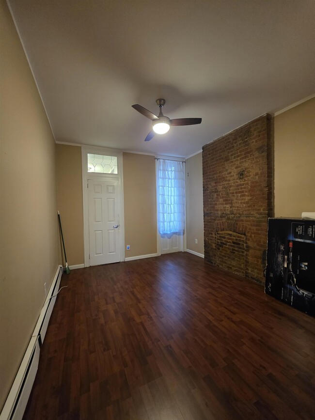 Building Photo - 291 8th St