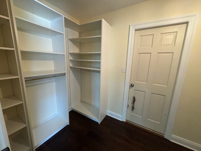 Building Photo - Pensacola - Inverness - 3 bedroom, 2 bathroom