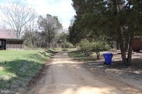 Building Photo - 9540 Greenfield Rd