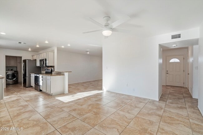 Building Photo - 2548 N 68th Pl