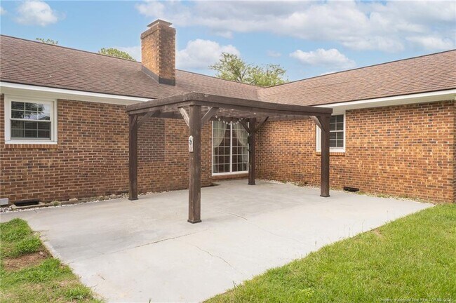 Building Photo - 401 Southwick Dr