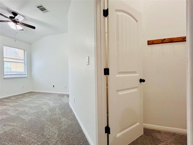 Building Photo - 240 Fort Mabry Loop