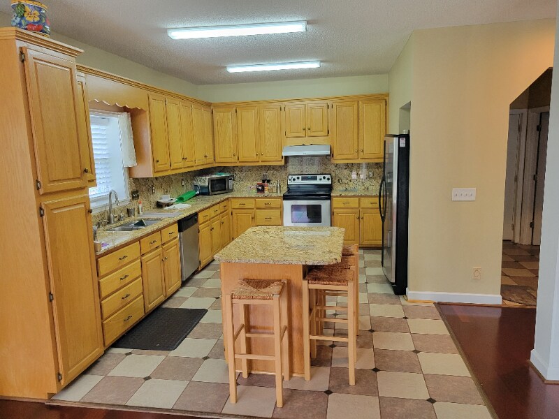 Building Photo - 310 Hillridge Cove