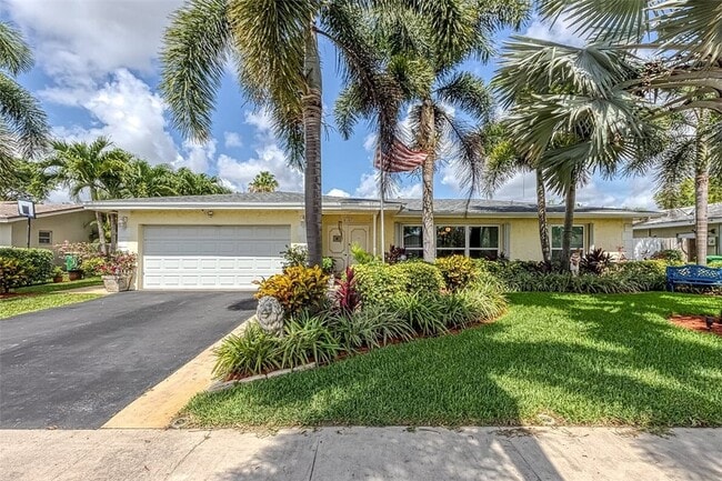 Building Photo - 221 NE Plantation Rd