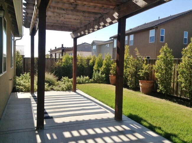 Building Photo - Single Story Craftsmen in Hollister