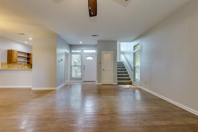 Building Photo - 8318 Greenslope Dr