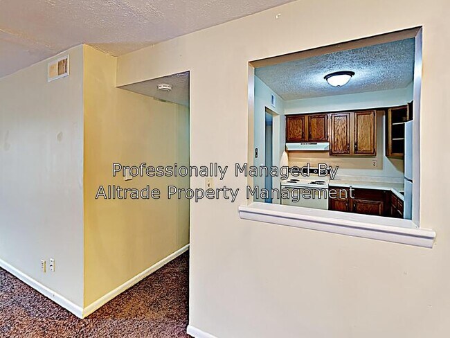 Building Photo - 1201 Huntington Ln