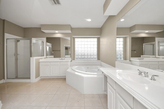 Building Photo - 5410 Deerbourne Chase Dr