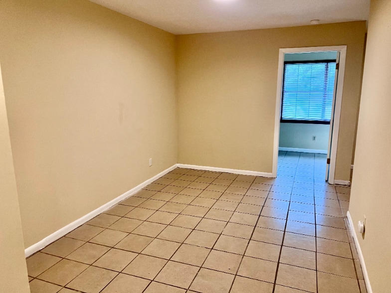 Building Photo - 115 Issac Dr