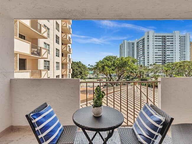 Building Photo - 1865 S Ocean Dr
