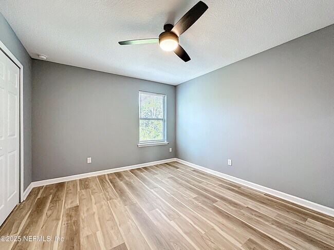 Building Photo - 243 Buck Run Way