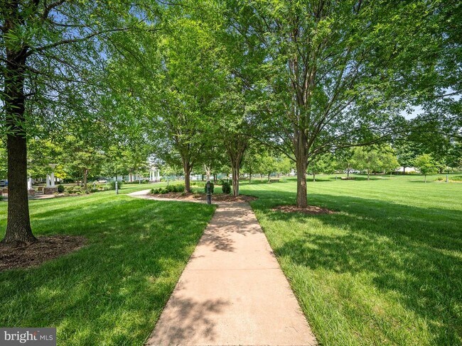Building Photo - 44322 Stableford Square
