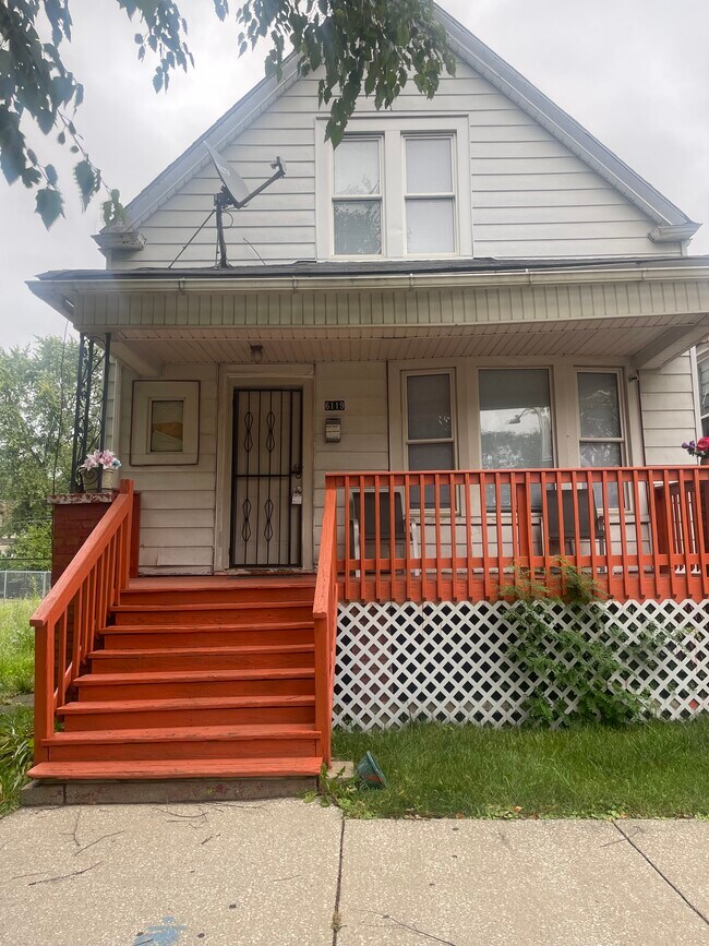 Primary Photo - 6119 S Wood St