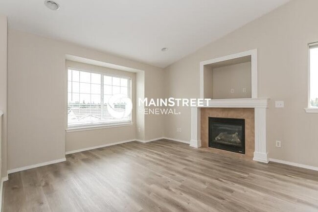 Building Photo - 3 Bedroom Pet-Friendly Home in SPANAWAY, W...