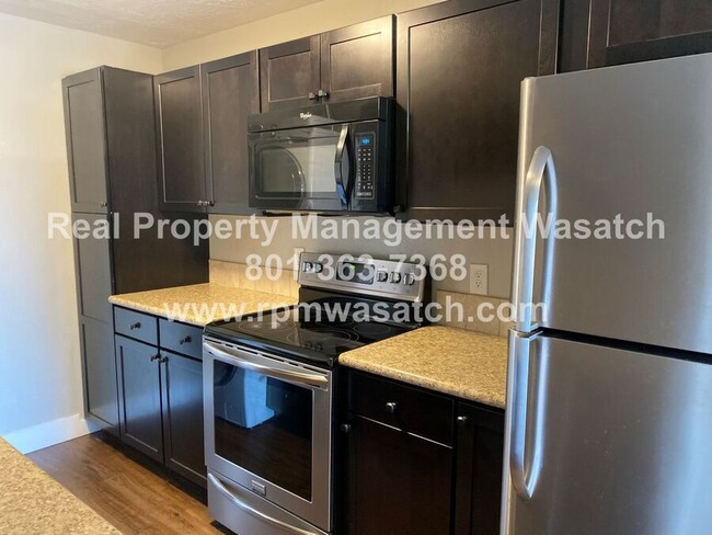 Building Photo - 207 S 600 E