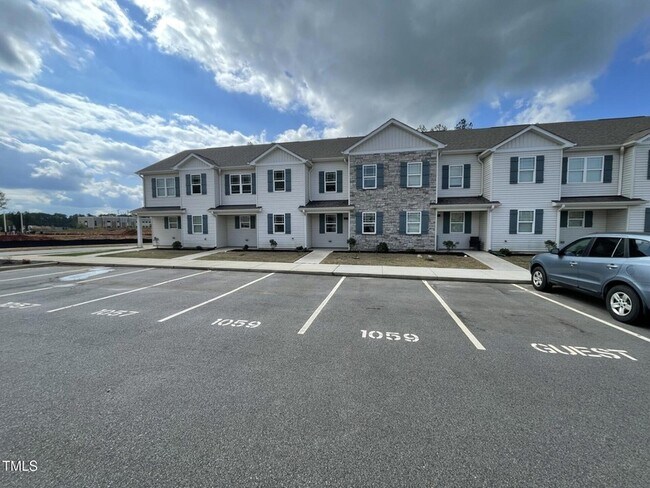 Primary Photo - 1059 Peony Ln