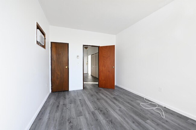 Building Photo - 415-417-417 Central Ave