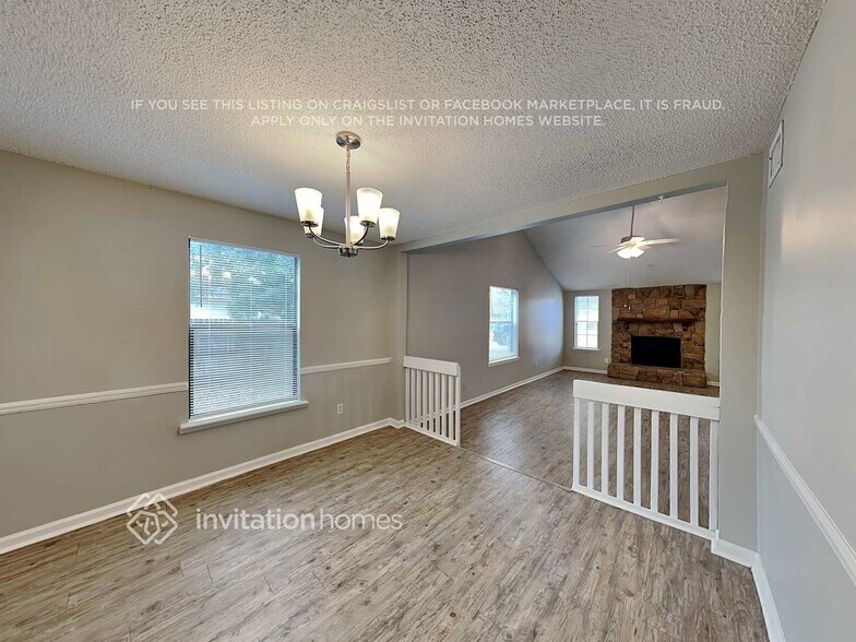 Building Photo - 10828 Losco Jct Dr