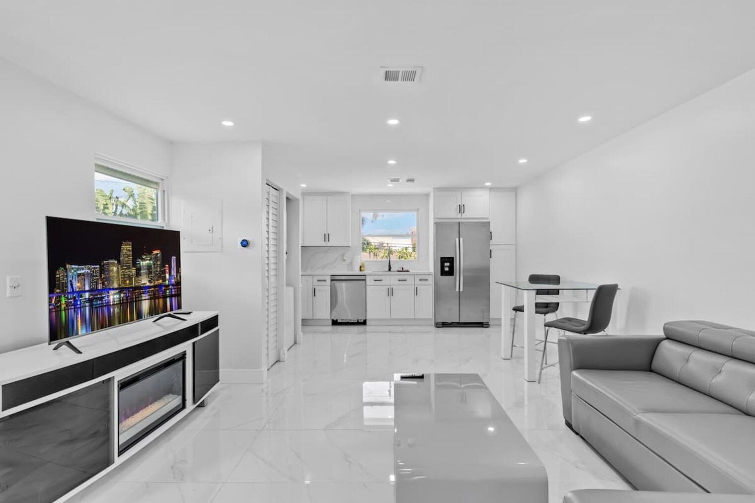 Building Photo - 871 NW 23rd Terrace