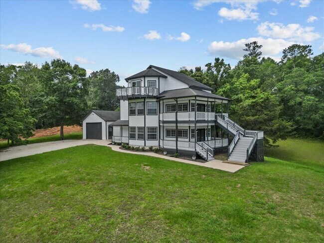Building Photo - 401 Paradise Dr