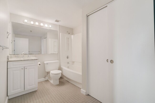 Building Photo - 15 N Beacon St