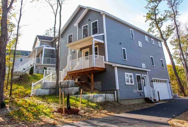 Building Photo - Luxury rental apartments close to UVM Medical Center and college campuses