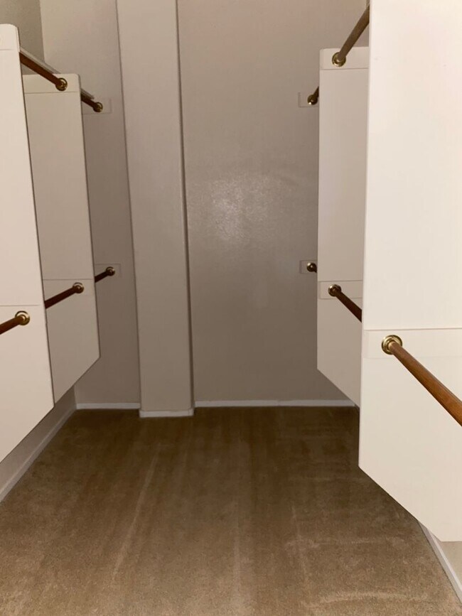 Building Photo - DOWITCHER