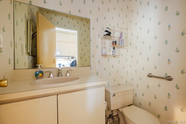 Building Photo - 40 Cayuga Ave