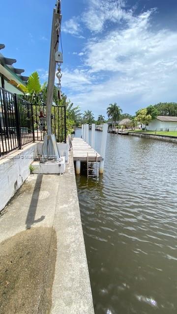 Building Photo - 6020 SW 17th Ct