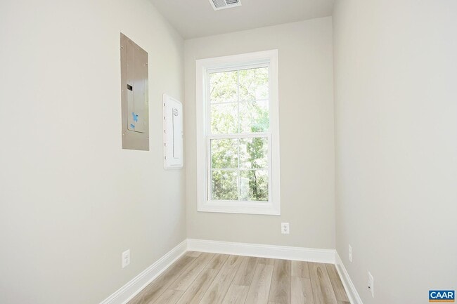 Building Photo - 2431 Anlee Rd